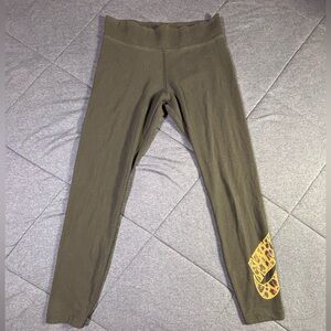 Nike Women Sportswear Tight Leggings Animal Cheetah Print Swoosh Black Size M